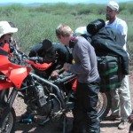 gemeinsame Motorradmontage