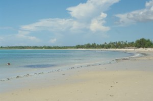 wieder traumhafter Strand suedlich von Dar