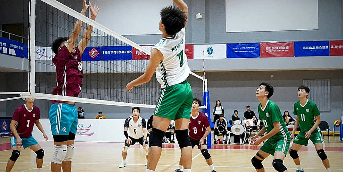 Chiếc cúp của bóng chuyền sinh viên và cô gái Ca Dong giữa mùa đông Hải Phòng