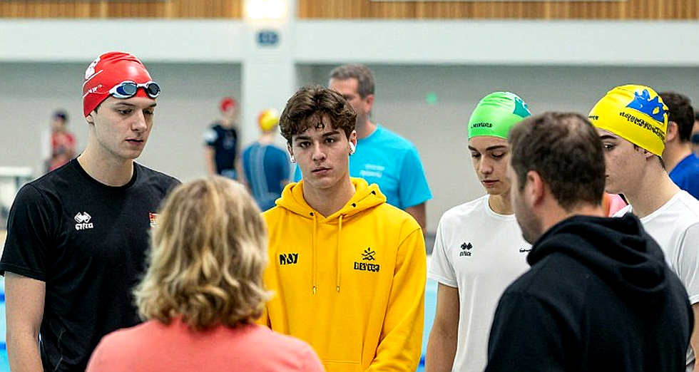 NCAA và cánh cửa giữa mùa giải: Khi bể bơi đại học Mỹ không còn chỗ cho người đến muộn
