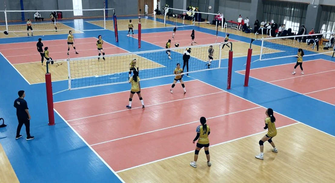 Trang giấy trắng trong phòng họp báo: kỷ luật kiểm chứng của người viết bóng chuyền nữ