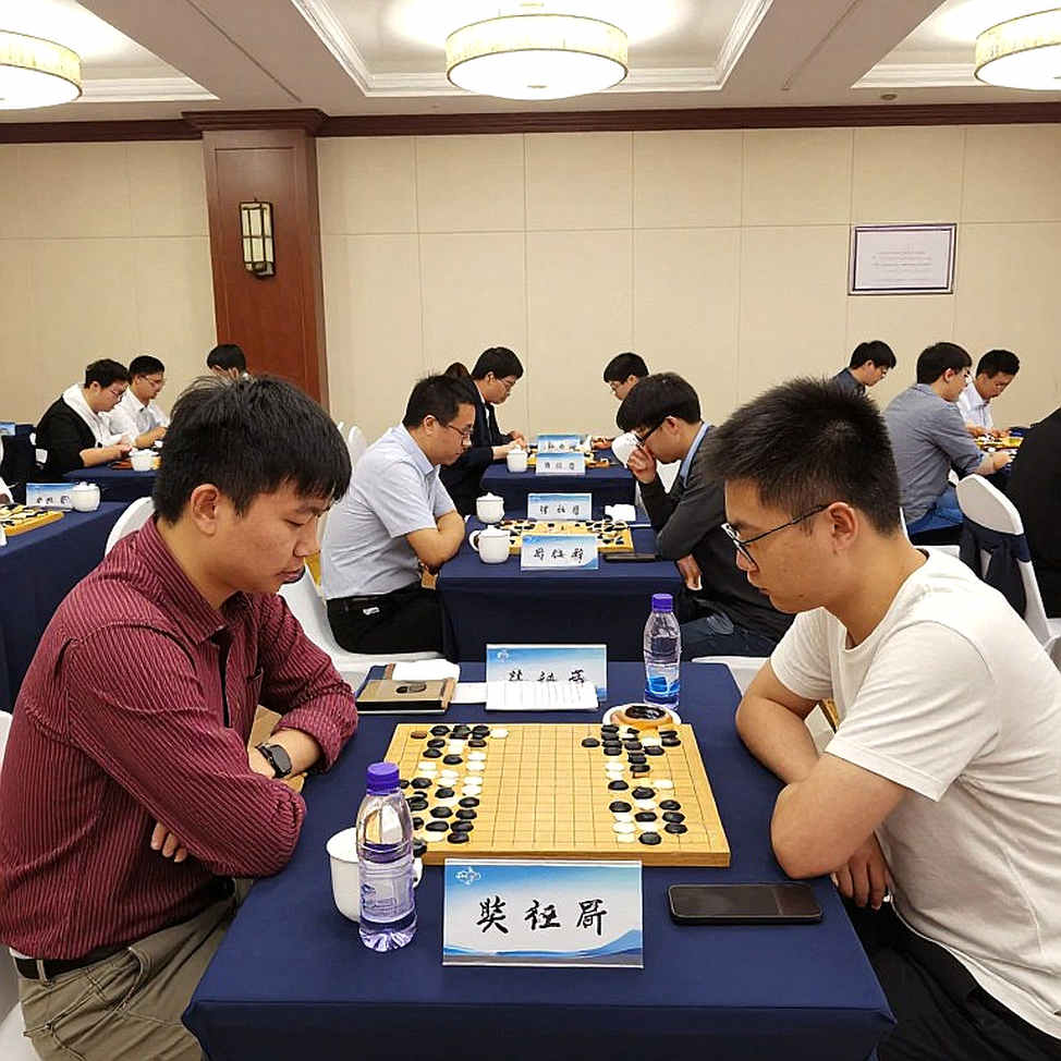 Từ Samarkand đến ChessBase #225: Một con số, một trang bán hàng, và những cái tên bị bỏ lại