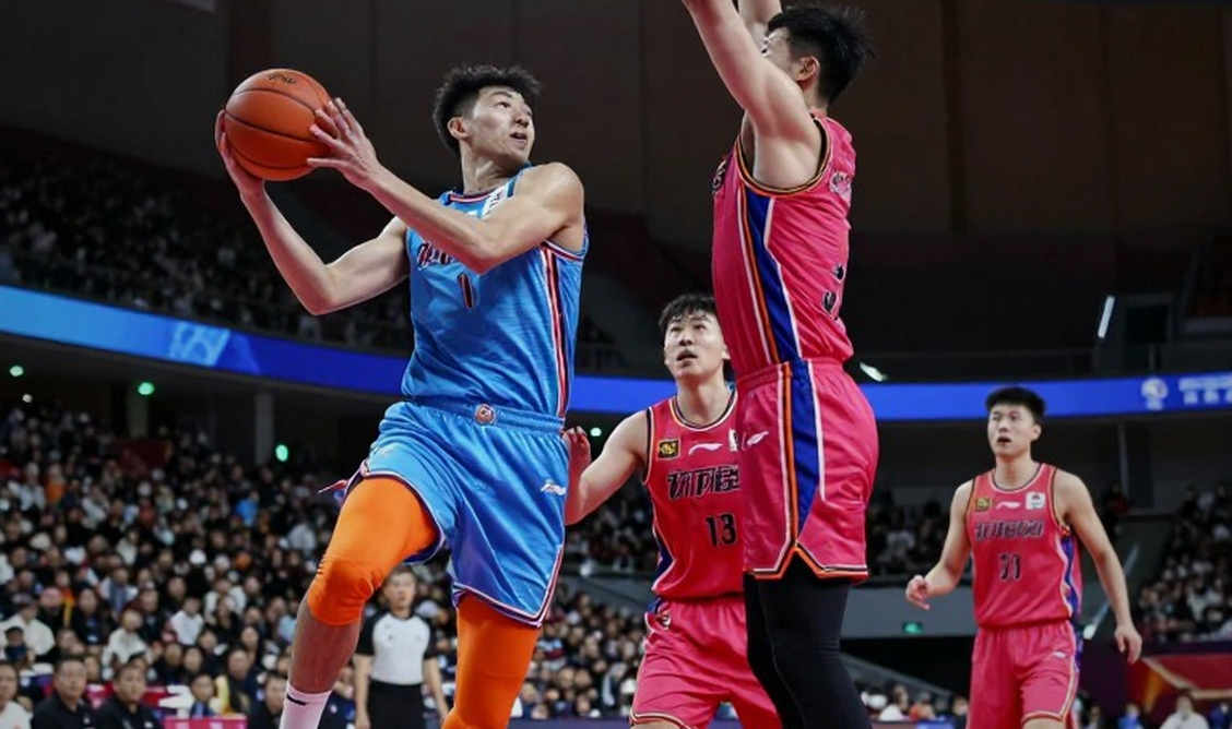 19 lần ném phạt trong hai hiệp: Vũ khí của Anadolu Efes và bài toán hai mặt của Tomas Masiulis