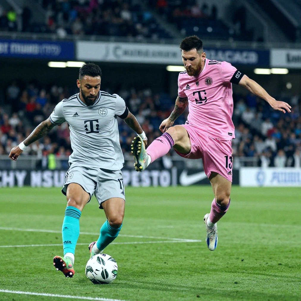 VAR ở V.League: khi bóng đá Việt Nam học cách kiểm chứng chính mình