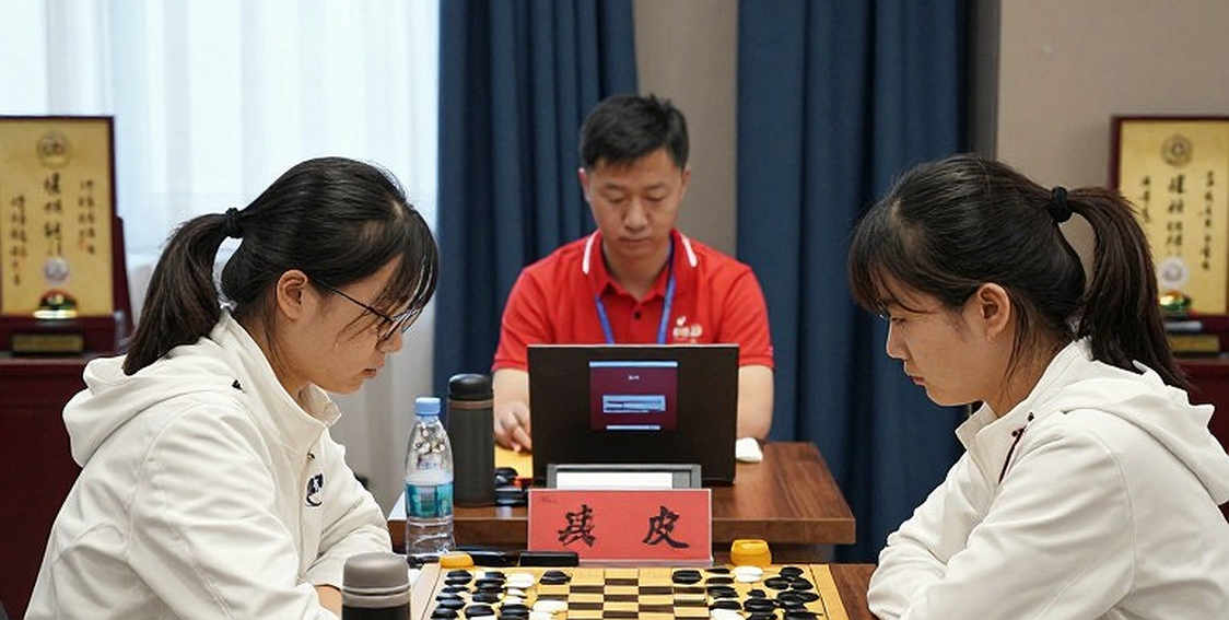 Giải Cờ Vua Toàn Cầu 2026: Carlsen Trở Lại Giữa Cơn Bão Lịch Thi Đấu