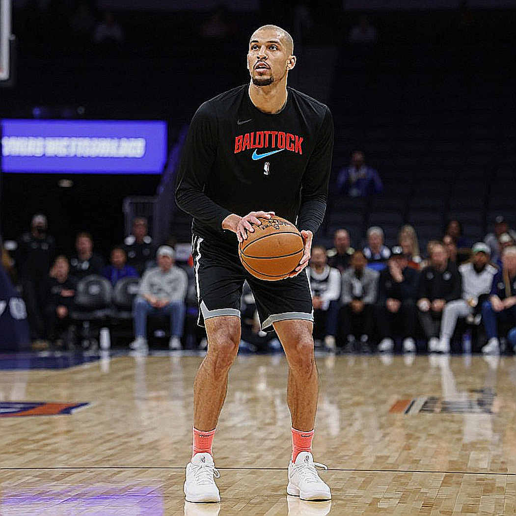 Stephen Curry gạt phăng tin đồn giải nghệ: Tuyên bố hai năm khẩn trương và bài toán thời gian của Golden State Warriors Stephen Curry gạt phăng tin đồn giải nghệ: Tuyên bố hai năm khẩn trương và bài toán thời gian của Golden State Warriors
