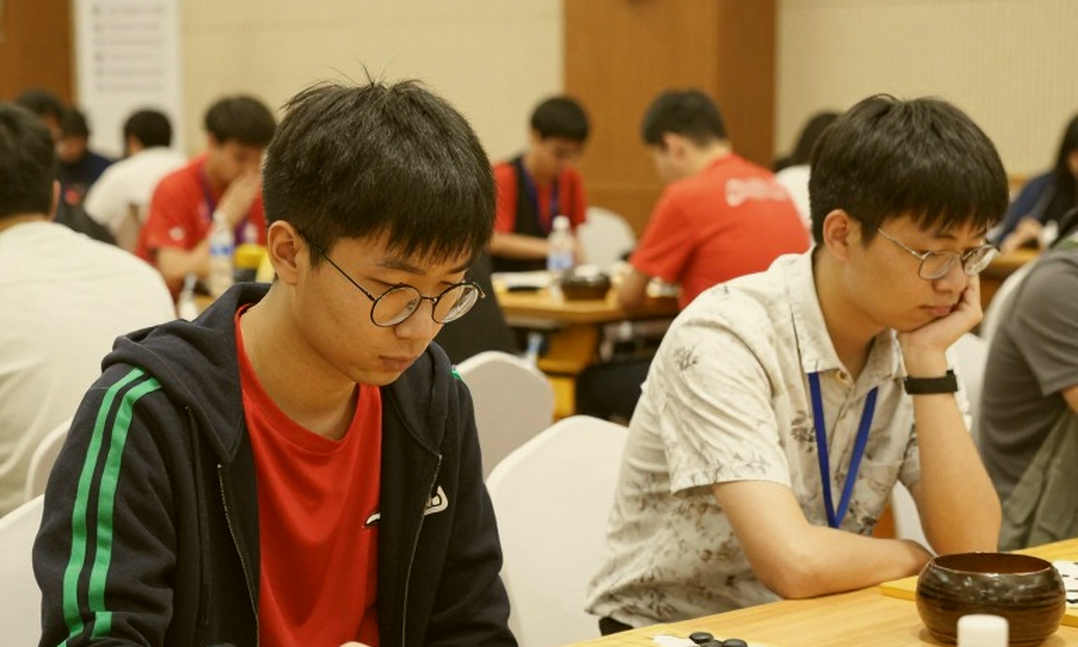 Kasparov, Scotch Opening và một tiêu đề lạc tuyến: mổ xẻ lớp thương mại của tri thức khai cuộc